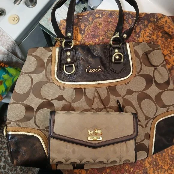 Vintage Coach Satchel & Wallet🤎